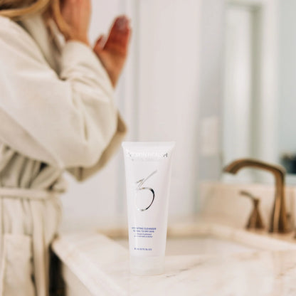 ZO Skin Health Exfoliating Cleanser (200 ml)