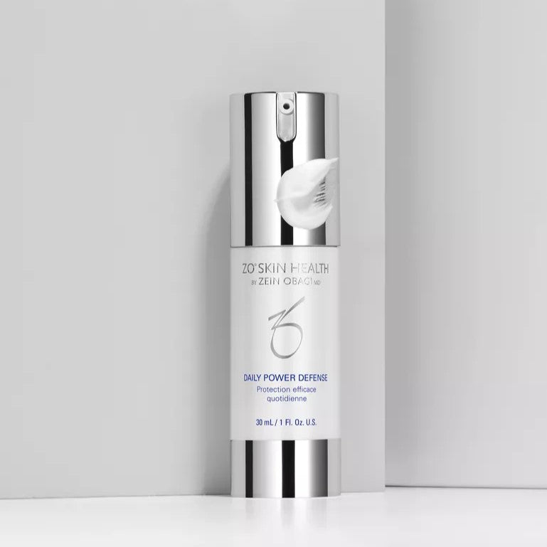 ZO Skin Health Daily Power Defense (30 ml – Travel Size) helps reduce the appearance of fine lines while supporting skin renewal and long-lasting hydration for all skin types